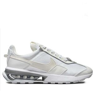 Women’s Nike Air Max Pre-Day white sneakers shoes Size 10